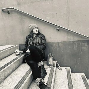 Meet your Posher, Lauren